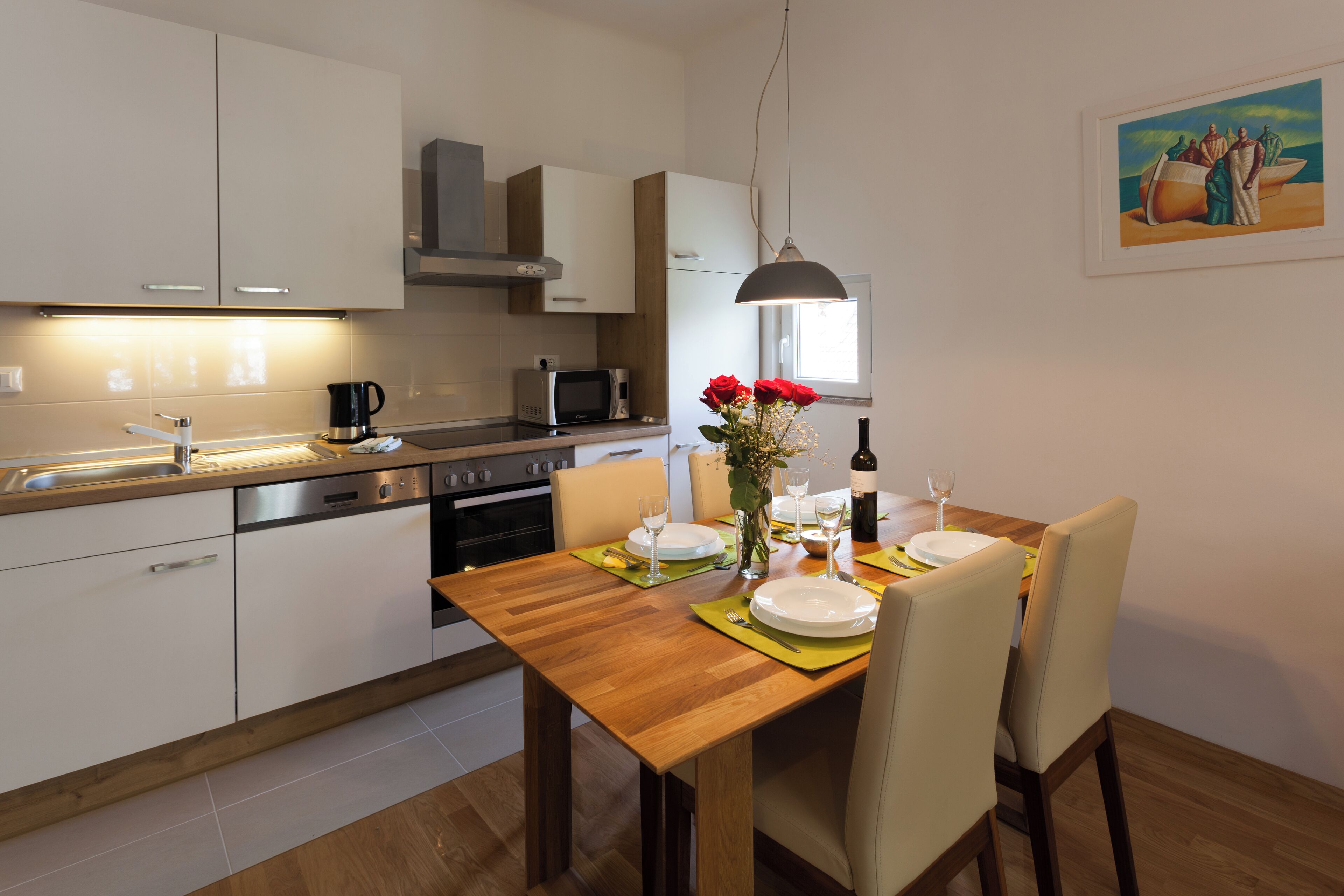 ميكروويف، فرن، موقد طهي مسطح، غسالة أطباق