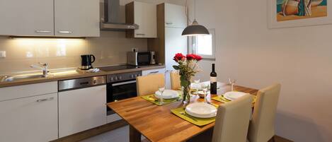 Mikrobølgeovn, ovn, kogeplade, opvaskemaskine