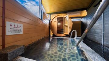 Vila standard, para não fumantes (2 Beds,Western,Hot Spring,Mild Sauna) | Wi-Fi de cortesia