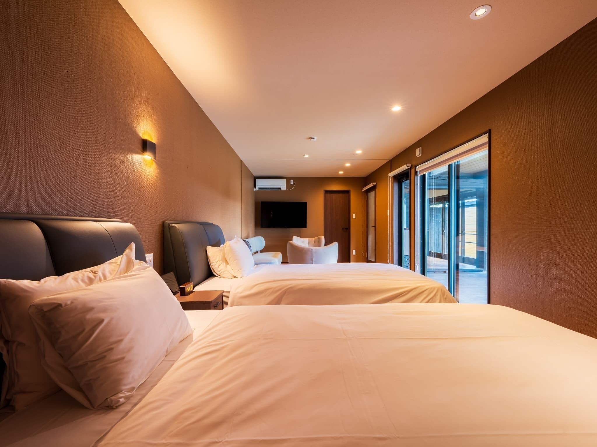 [No View] [Standard Villa / Western-style Room / 2 Beds] with Hot Spring and Mild Sauna | Free WiFi