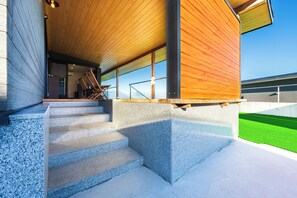 [Standard Villa / Western-style Room / 2 Beds] w/ Hot Spring and Sauna, Non Smoking