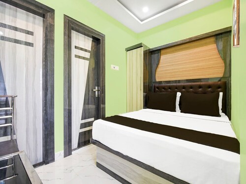 Collection O Hotel Pearl Paradise