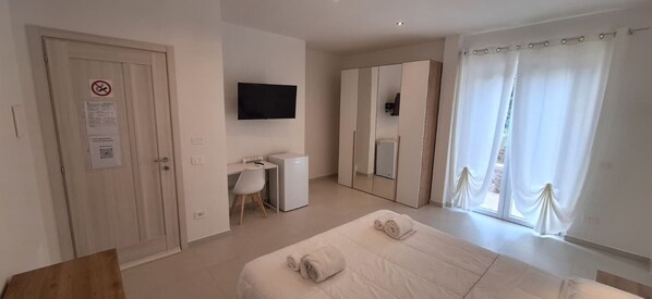 Standard Room | Premium bedding, down duvets, memory-foam beds, in-room safe - B&B Santa Maria (Agerola)