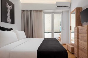 2 Schlafzimmer, Schreibtisch, Bügeleisen/Bügelbrett, Reisekinderbett