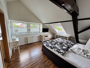 2 bedrooms, iron/ironing board, WiFi, bed sheets