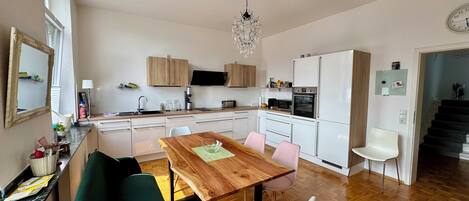 Microwave, oven, stovetop, dishwasher