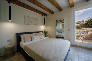 1 bedroom, bed sheets