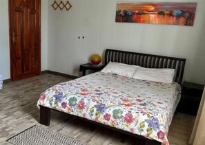 2 chambres, fer et planche à repasser, Wi-Fi, draps fournis