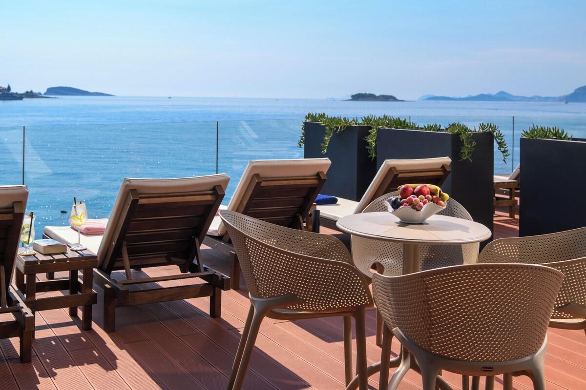 Executive 3 Bedrooms Suite, Terrace, Sea View | In-room safe, blackout drapes, soundproofing, iron/ironing board