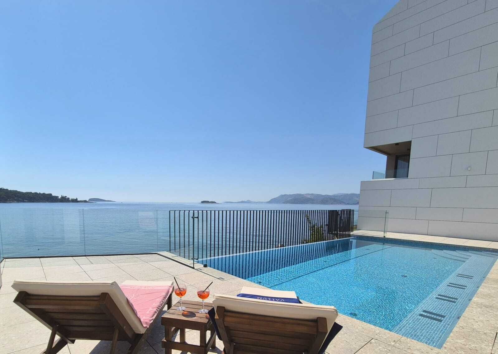 Sesongbasert utendørsbasseng