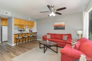 TV - Welcome to our 2BR home , Waterfront! (Pensacola)