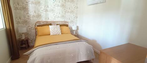 1 bedroom, iron/ironing board, travel cot, free WiFi