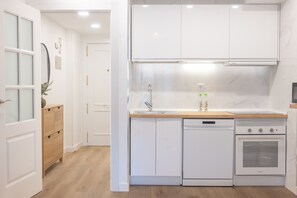 Fridge, microwave, oven, dishwasher