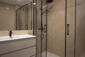Een douche, een haardroger