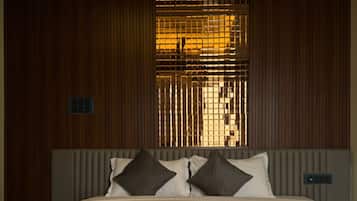 4 bedrooms, WiFi, bed sheets