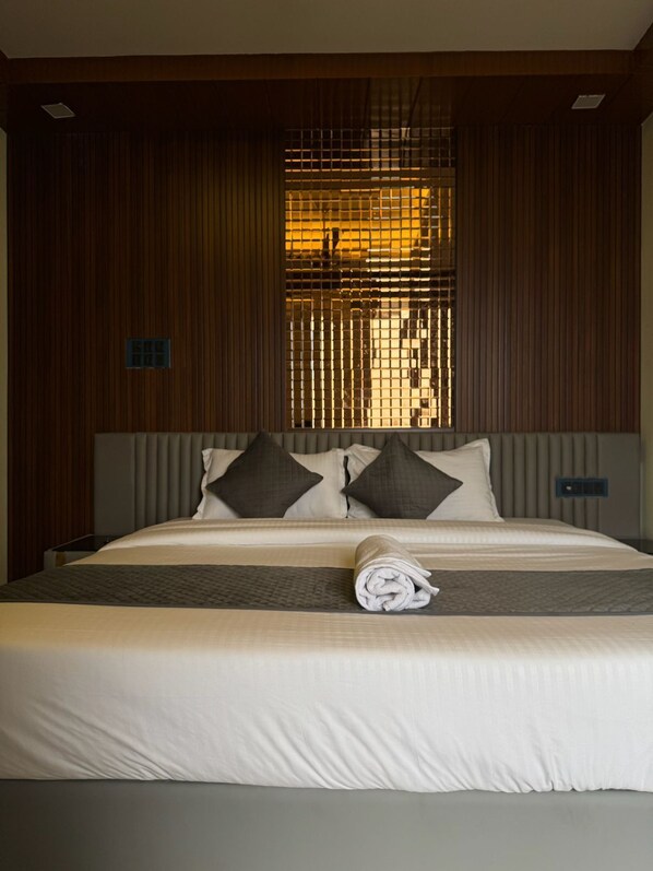 4 bedrooms, WiFi, bed sheets