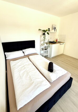 Internet, bed sheets