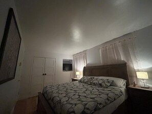 4 bedrooms, WiFi, bed sheets