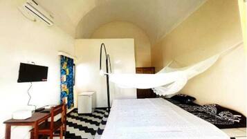 WiFi, bed sheets