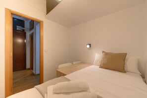 2 bedrooms, iron/ironing board, free WiFi