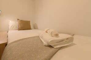 2 Schlafzimmer, Bügeleisen/Bügelbrett, kostenloses WLAN