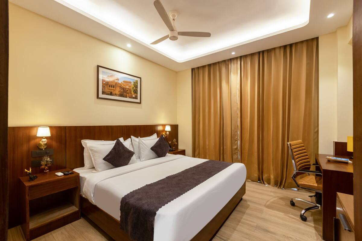 City View- Standard Room | In-room safe, soundproofing, iron/ironing board, free WiFi