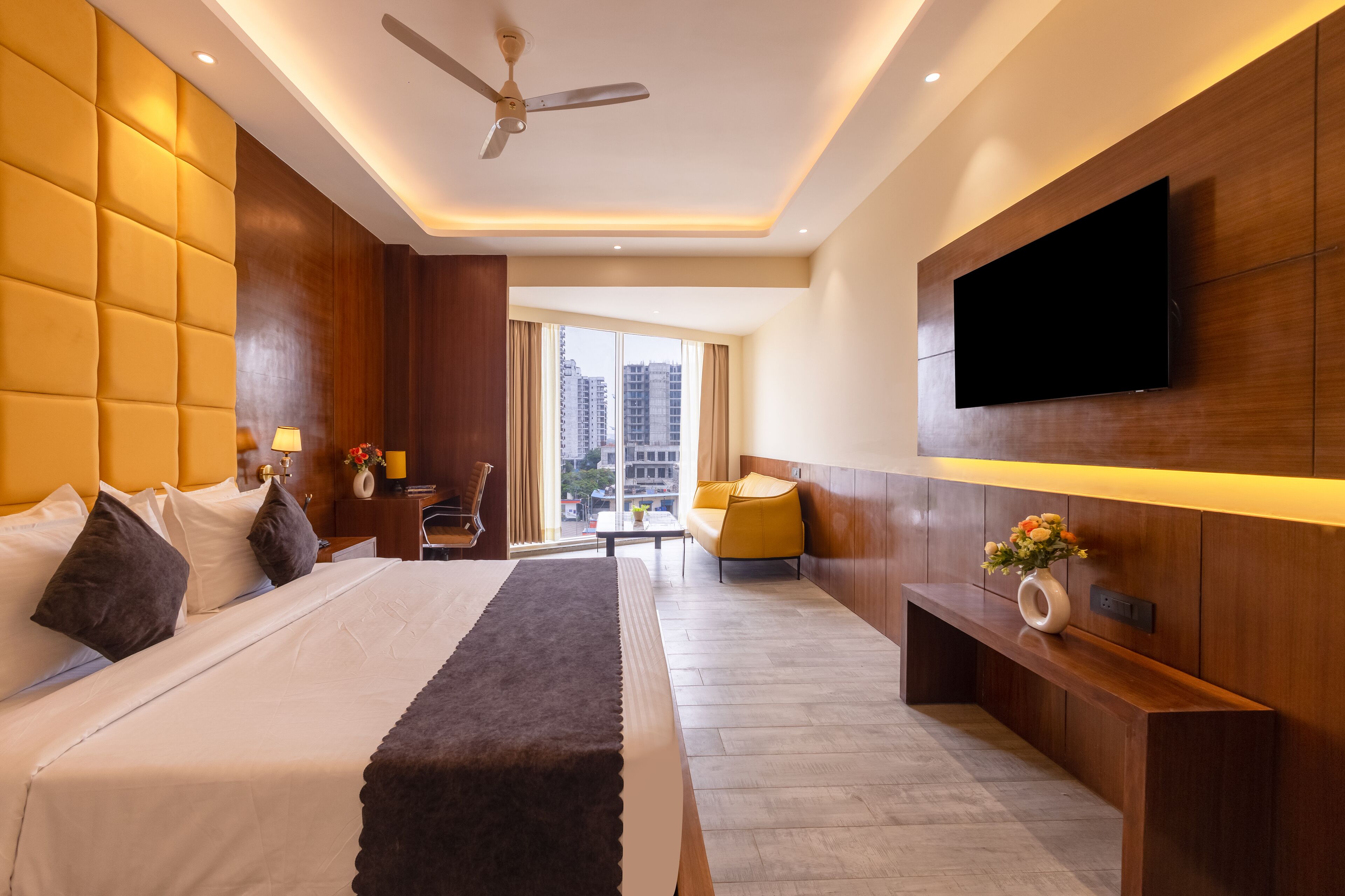 In-room safe, soundproofing, iron/ironing board, free WiFi