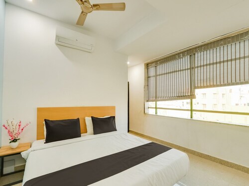 Super Townhouse Qualia Prime Hotel