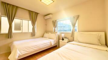 3 bedrooms, iron/ironing board, internet, bed sheets