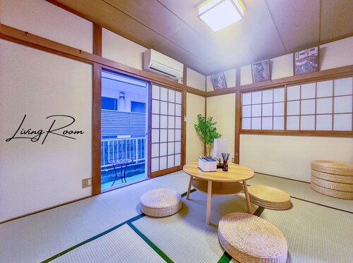 Free shuttle service from Ikebukuro-Oji-Akabane station, private villa, 8 min. from station, 10 min. from Ikebukuro station, 13 min. from Ueno station