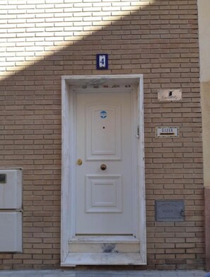 Front of property - Casa SaMARa (Alicante)