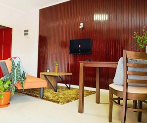 Comfort Studio | Living area - Dolfijn Studios (Paramaribo)