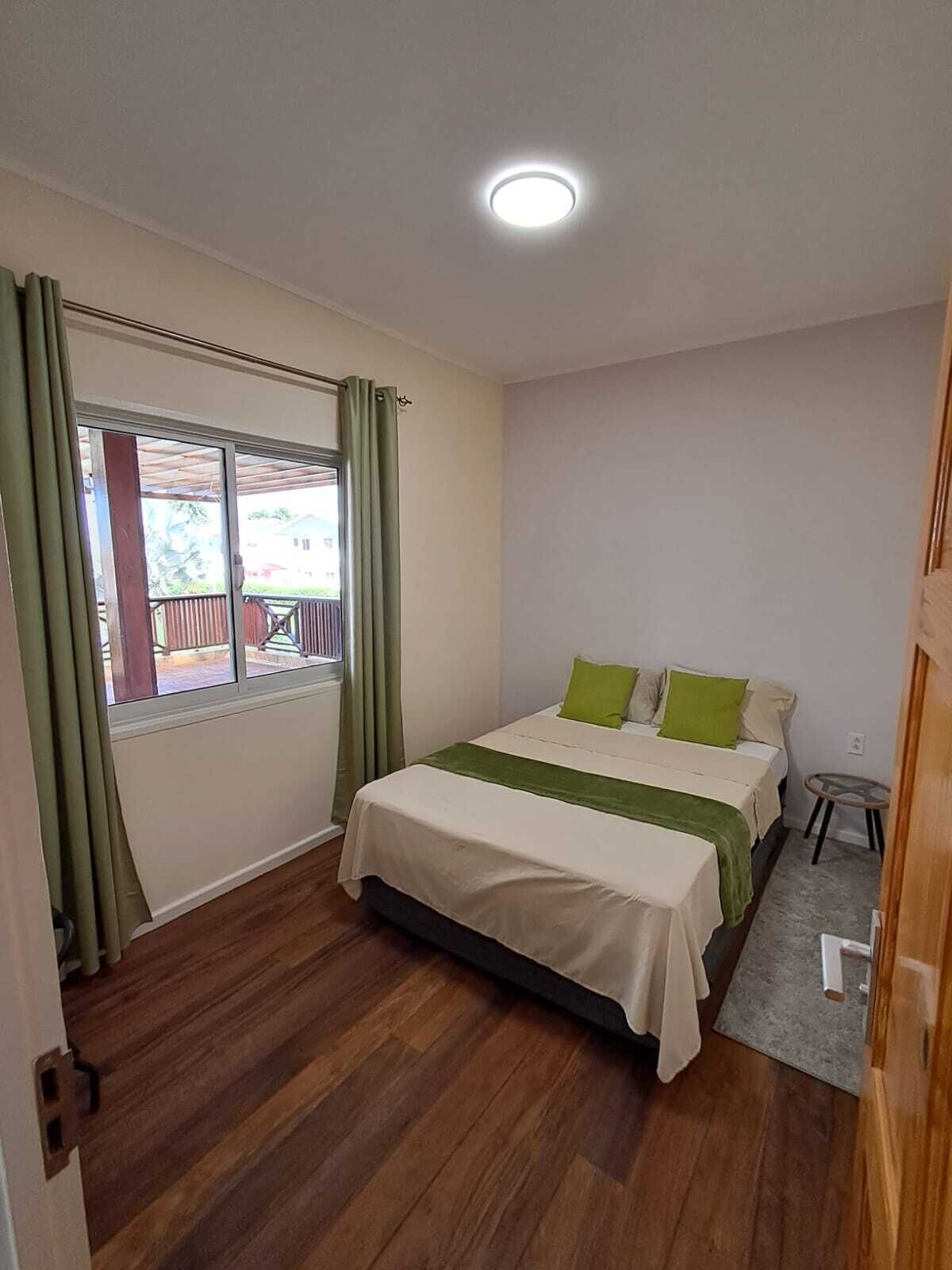 Căn hộ Premium | Khu vực làm việc phù hợp cho laptop, bàn ủi/dụng cụ ủi quần áo 