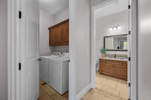 Apartment, Mehrere Betten, Terrasse, Gartenblick (Pool & Sunshine Retreat) | Innenbereich