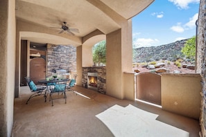 콘도, 침대(여러 개), 파티오, 정원 전망 (Pool & Sunshine Retreat) | 객실에서 보이는 전망