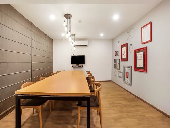 Meeting facility