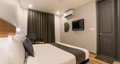 Super Townhouse 158 Near Netaji Subhash Marg