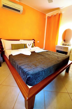 3 habitaciones y ropa de cama