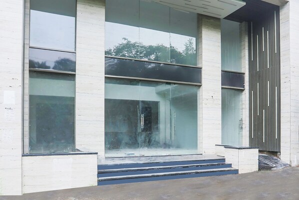 Property entrance - Fabhotel Empire (Indore)