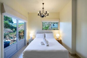 4 habitaciones, tabla de planchar con plancha y cuna de viaje 