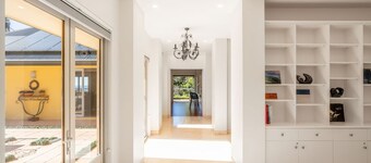 Flametrees ~ Enchanting holiday rental with absolutely stunning views of the coastline