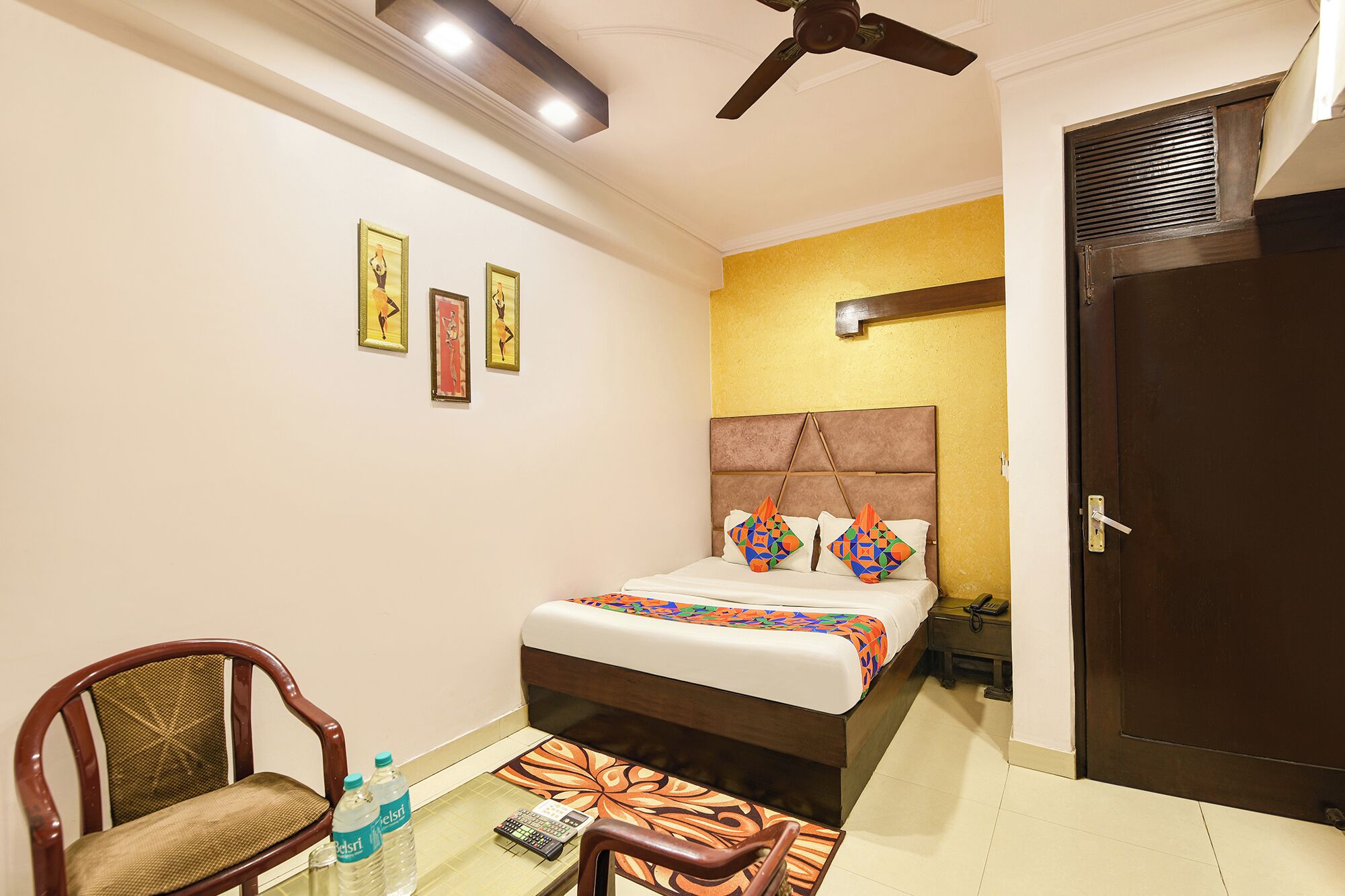 Egyptian cotton sheets, premium bedding, in-room safe, free WiFi