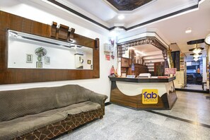 Reception - Fabhotel Delhi Continental (New Delhi)