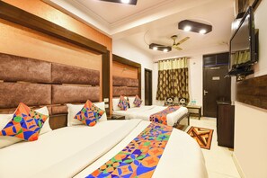 Family Room | Egyptian cotton sheets, premium bedding, in-room safe, free WiFi