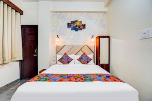 Deluxe Room | Egyptian cotton sheets, premium bedding, in-room safe, free WiFi - Fabhotel Dream Palace I (Danapur)