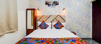 Fabhotel Dream Palace I