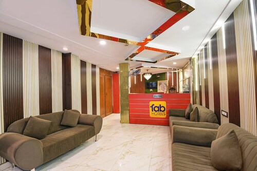 Fabhotel Ak Continental