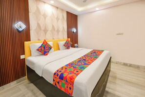 Egyptian cotton sheets, premium bedding, in-room safe, free WiFi