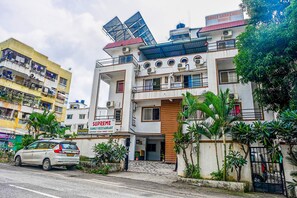 Mặt tiền nơi lưu trú