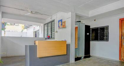Fabhotel Saraswati Niwas